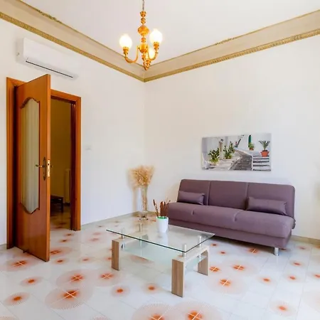 Apartment Queen Elena's Lecce